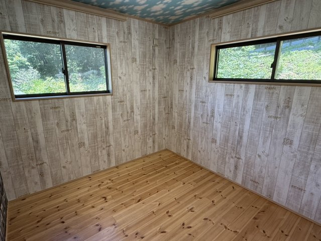 【商談中】南軽井沢 風越エリア 大通り沿いの6LDK 中古戸建の洋室