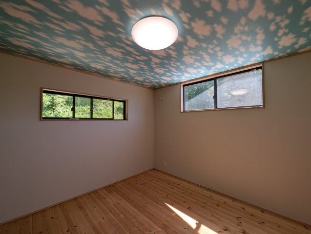 【商談中】南軽井沢 風越エリア 大通り沿いの6LDK 中古戸建の洋室