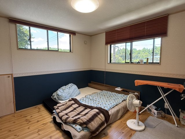 【商談中】南軽井沢 風越エリア 大通り沿いの6LDK 中古戸建の洋室