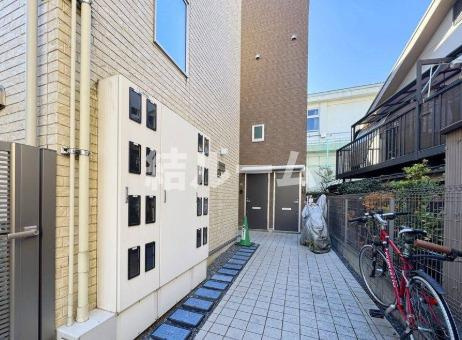 板橋区板橋２丁目のアパートのエントランス