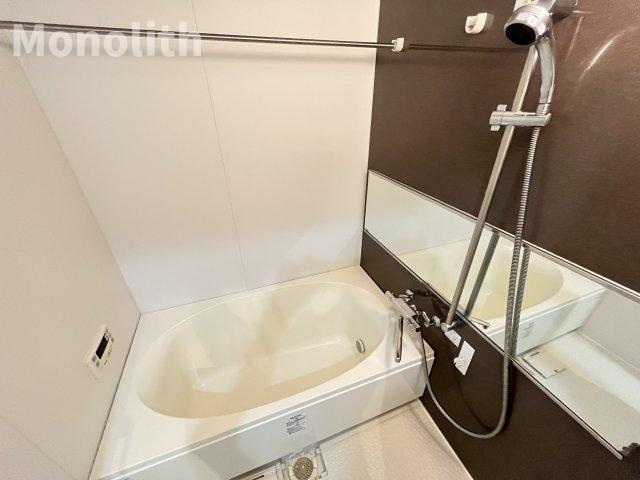 ジョイフル新宮の浴室