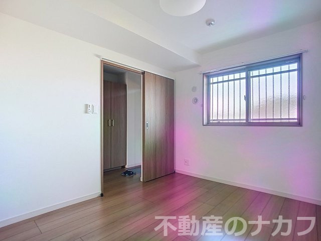 ソルーナ松橋の洋室