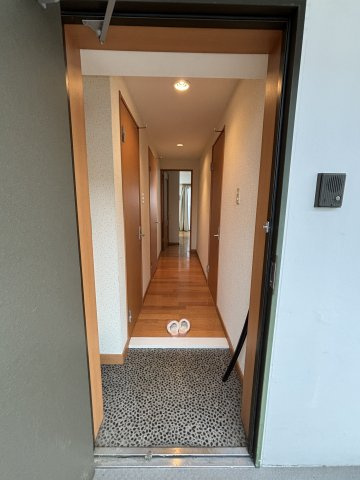 ディユ・ラフィーネの玄関