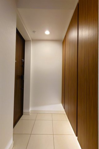 オープンレジデンシア代々木ザ・ハウスの玄関