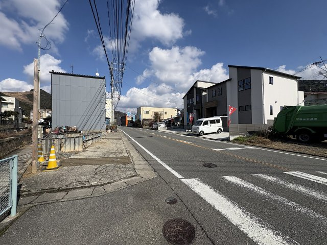 【その他】 | 大野城市乙金東1丁目2期・3期　1号棟（全3棟）【仲介手数料無料・0円】 | 現地写真。前面道路です。