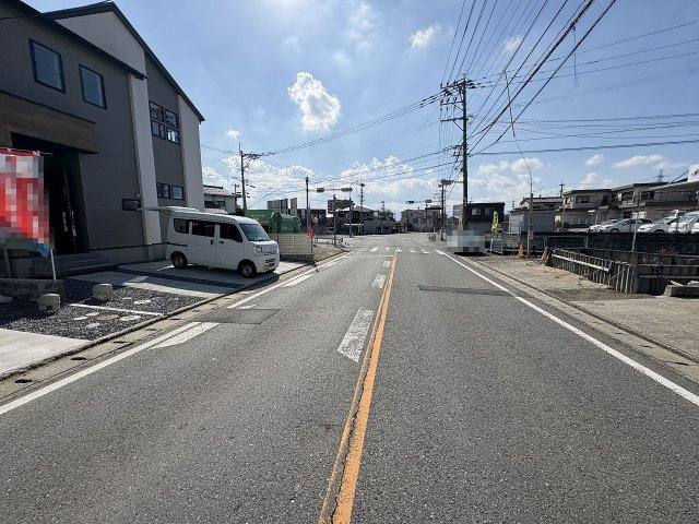 【その他】 | 大野城市乙金東1丁目2期・3期　1号棟（全3棟）【仲介手数料無料・0円】 | 現地写真。前面道路です。