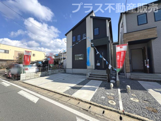 【外観】 | 現地写真。プラス不動産販売なら、現場の全ての棟をまとめてご見学頂けます。