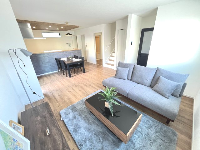 【内装】 | 大野城市乙金東1丁目2期・3期　1号棟（全3棟）【仲介手数料無料・0円】 | 施工例。リビングです。施工例は完成時と異なる場合があります。