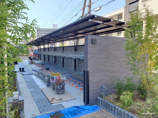 ファーストフィオーレ塚本リベルテ  仲介手数料無料の駐車場