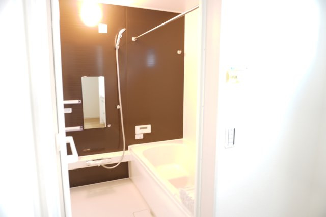 越谷市瓦曽根1丁目 新築分譲住宅の浴室