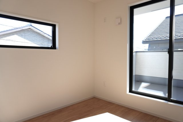 越谷市瓦曽根1丁目 新築分譲住宅の洋室|4.3帖