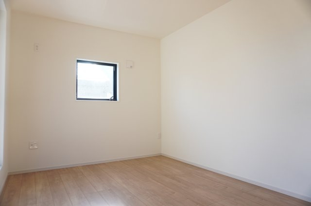 越谷市瓦曽根1丁目 新築分譲住宅の洋室|8.2帖