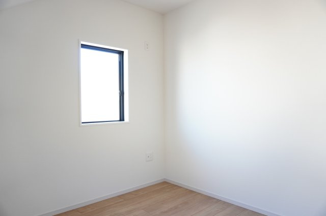 越谷市瓦曽根1丁目 新築分譲住宅の洋室