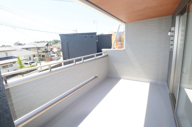 郡山市小原田２丁目　　　1号棟　　　小原田小学校、小原田中学区のバルコニー|※同社施工例