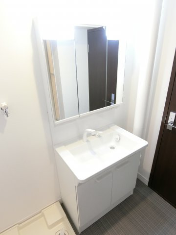 第17上野ビルの独立洗面台