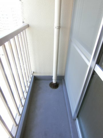 第17上野ビルのバルコニー