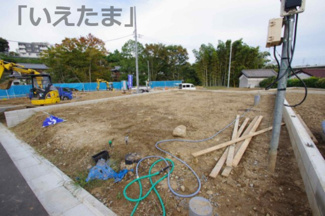 【外観】 | 【仲介手数料無料！！】稲城市若葉台1丁目　建築条件付き売地（全9区画）3区画　3980万円 | 7号棟　令和7年10月29日　西道路の整形地