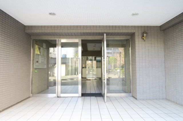 リヴェール川口のエントランス