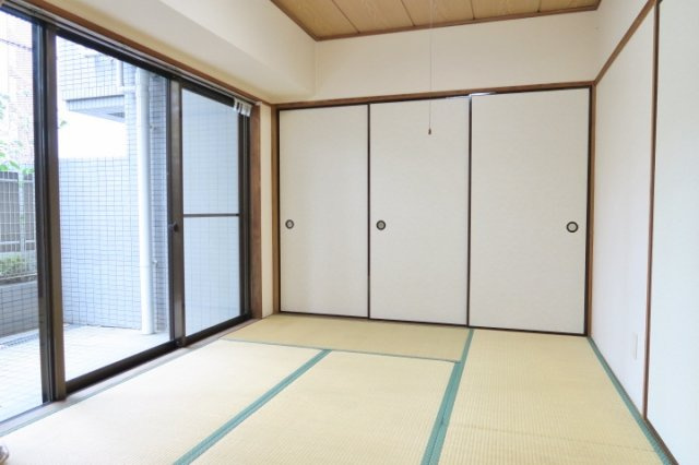 リヴェール川口の和室