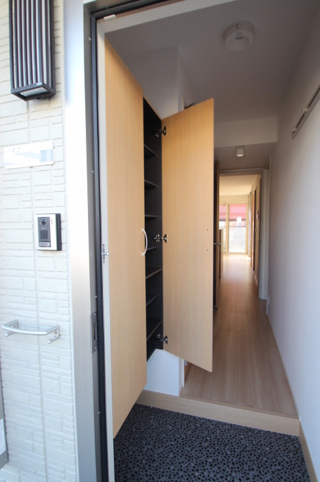 ＲＡＦＦＩＮＥの玄関