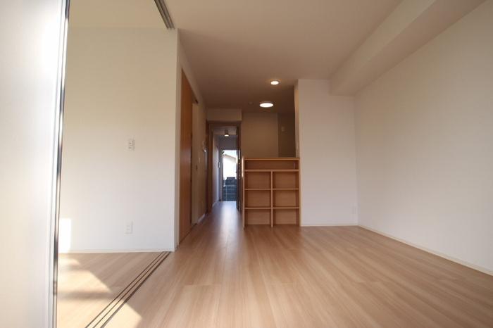 ＲＡＦＦＩＮＥの居間・リビング