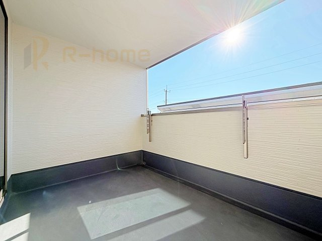 牛久市上柏田4丁目第1期　新築戸建て　1号棟のバルコニー|急な雨でも安心のインナーバルコニー♪忙しいご夫婦も大満足♪