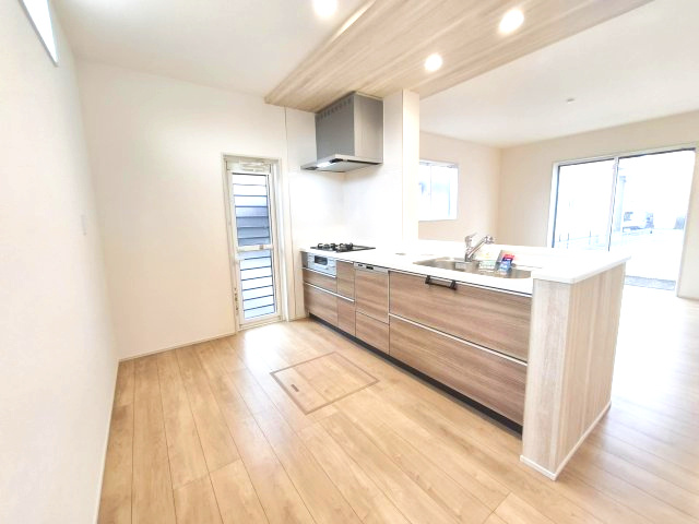 本庄市下野堂　新築住宅　①号棟のキッチン