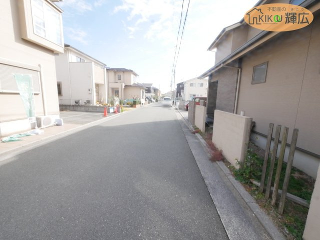 【前面道路含む現地写真】 | 加古川市尾上町口里　中古戸建