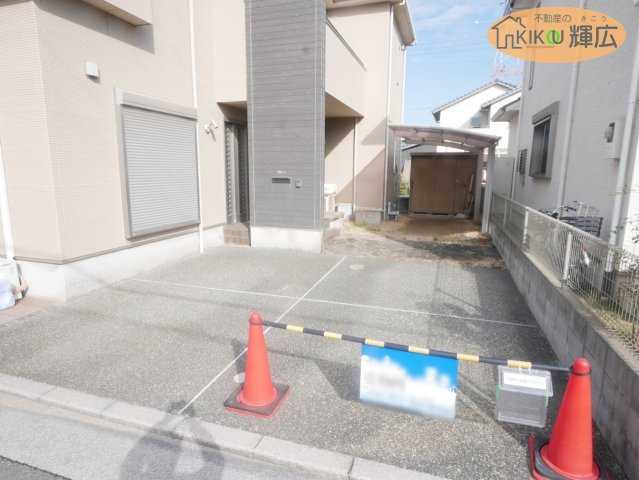 加古川市尾上町口里　中古戸建の駐車場