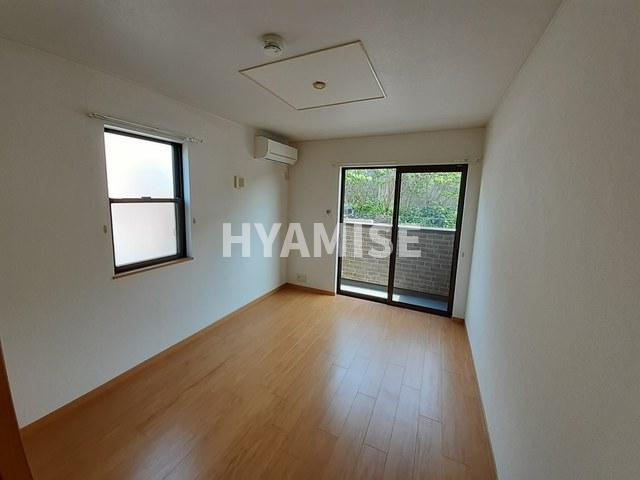 ラ・ベレッツァⅡの居間・リビング