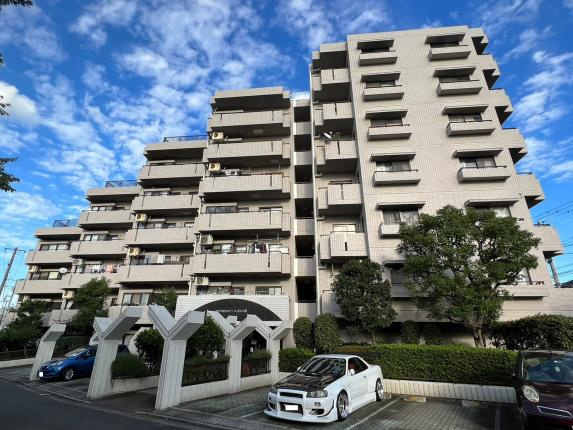 ロイヤルシャトー入船公園(鶴見区朝日町1丁目）の外観|ロイヤルシャトー入船公園　3LDK　平成1年4月築　ペット飼育可能　京浜東北線「鶴見」駅バス10分　買い物便利　新規リフォーム　スーパーや公園等が周辺にあり生活便利　食器洗浄機・水栓一体型浄水器付き