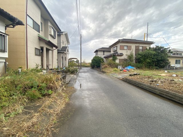 南横川630中古戸建の前面道路含む現地写真