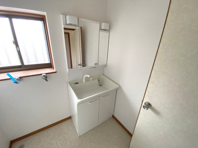 南横川630中古戸建の独立洗面台