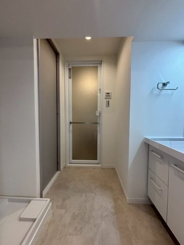 グランドメゾン新高円寺の玄関