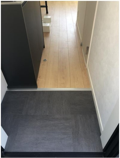 ジオ・ステージ春日町の玄関