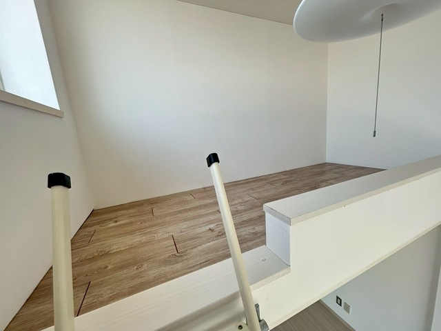 アメニティ吉島通りの内装|明るい色調の室内です