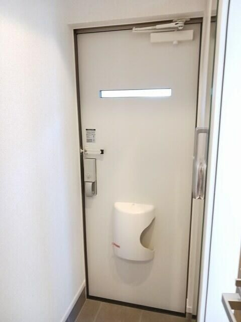 アン・フェリシアの玄関