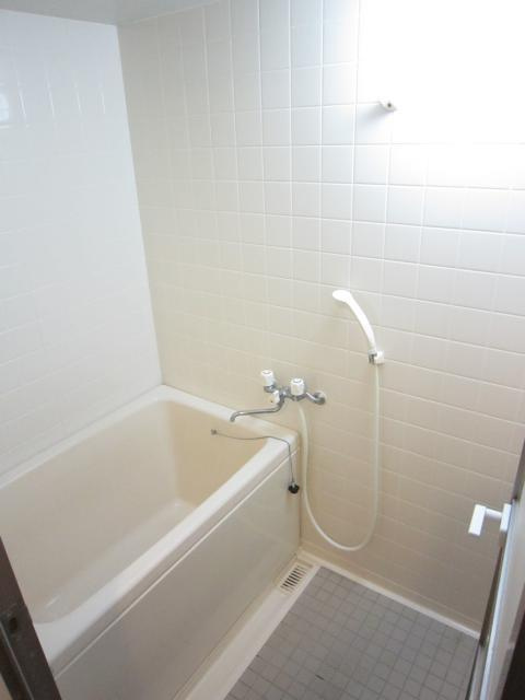 ベルデュール湘南太平台の浴室