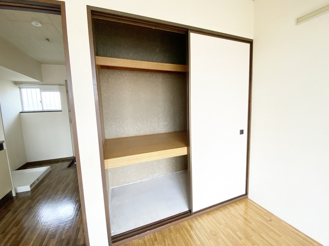 スナハイツの収納|上部まで収納できる押入れ☆