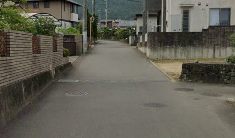 中村4丁目　売土地の前面道路含む現地写真