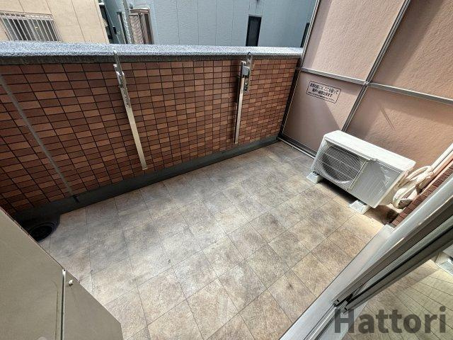 グランシス江坂のバルコニー