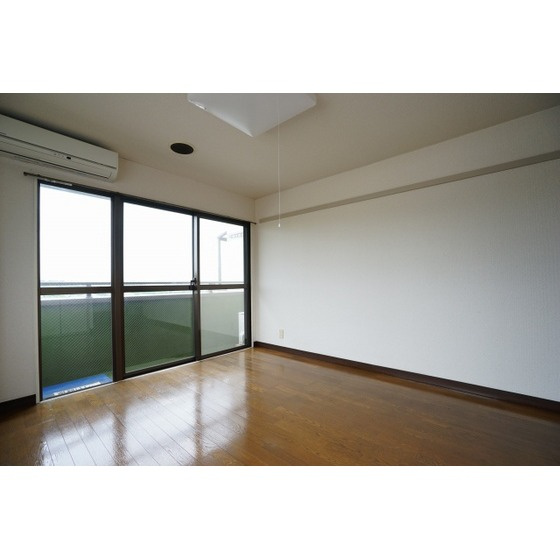 グリーンヒルズすずかけ台の居間・リビング|居室