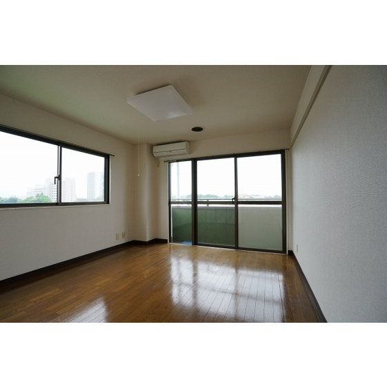 グリーンヒルズすずかけ台の居間・リビング|居室