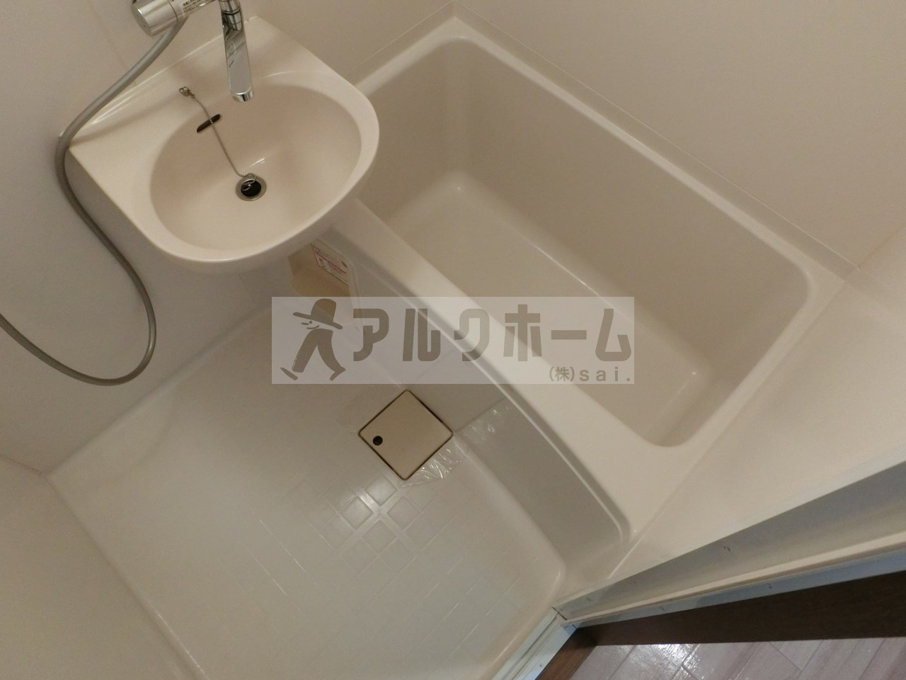 柏原市国分本町３丁目の賃貸マンションの浴室