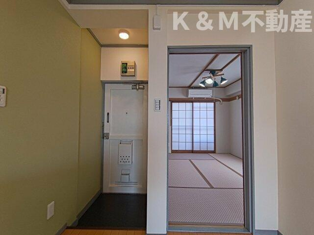 柏グリーンコーポの玄関|★玄関はグリーン系のクロス落… 