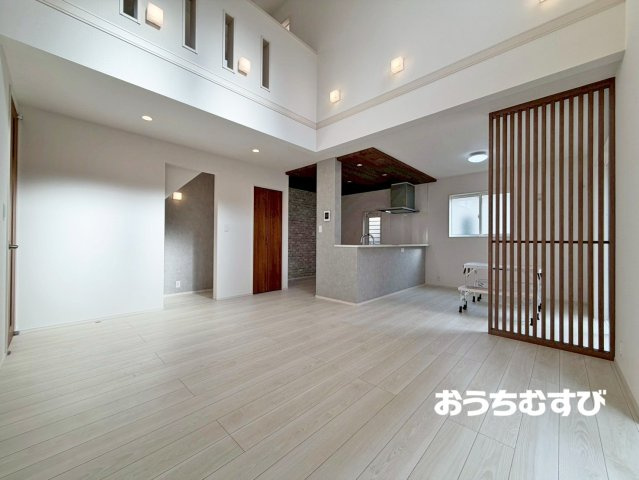 守山区小幡南2丁目(全3棟)の居間・リビング