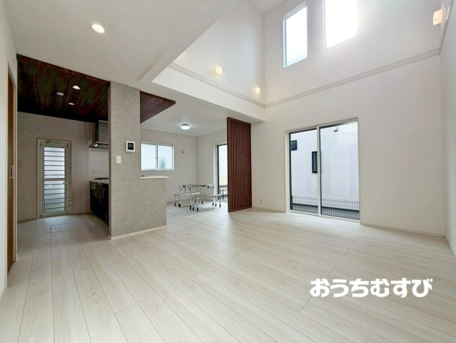 守山区小幡南2丁目(全3棟)の居間・リビング