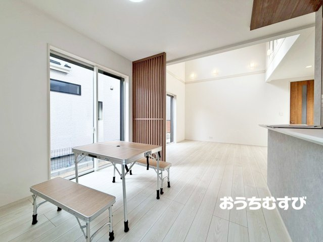 守山区小幡南2丁目(全3棟)の居間・リビング