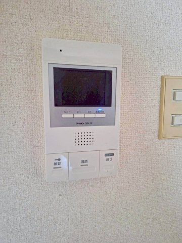 ウェストハイツのエントランス|オートロック付きのエントランス