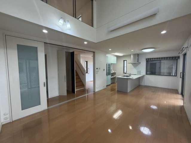 守谷市中央３丁目の一戸建ての居間・リビング